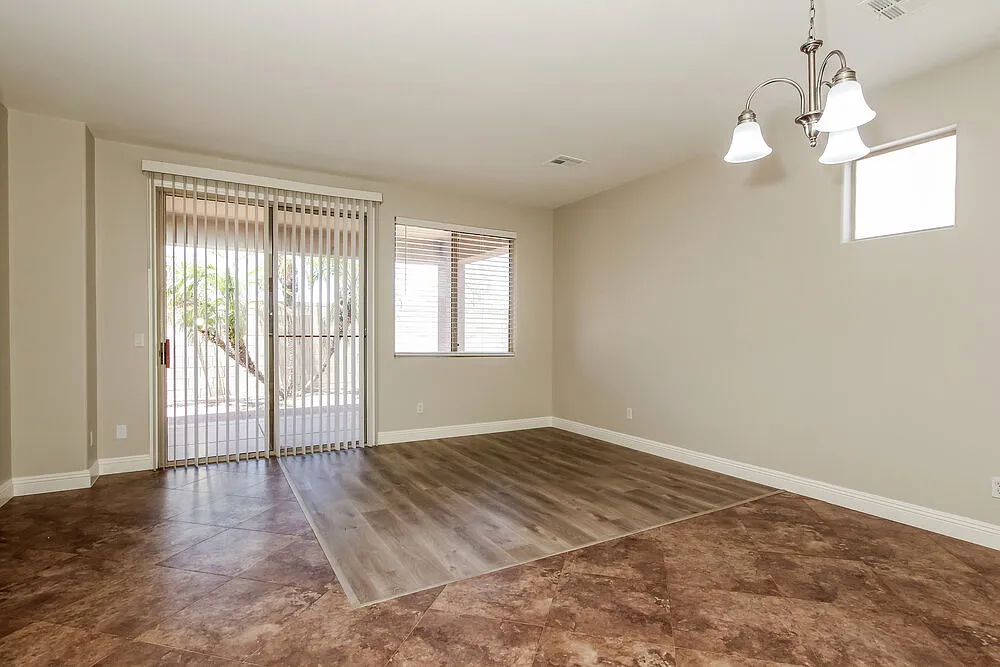 3 bed, 2.0 bath, 1353 sqft, $2,030 — Photo 4