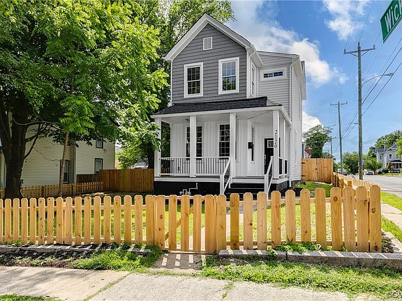 3rd image of 2120 Miller Ave