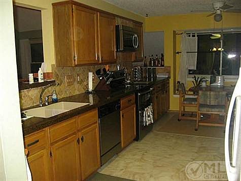 4th image of 2911 Menlo Park Ln