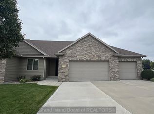 1910 Bentley Cir, Grand Island, NE 68803