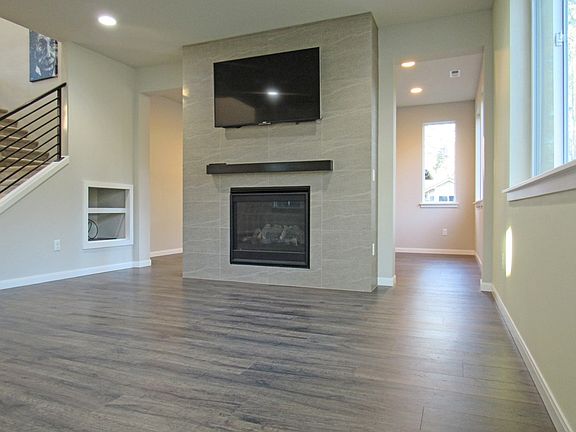 5th image of 9316 Mulligan Ct NE