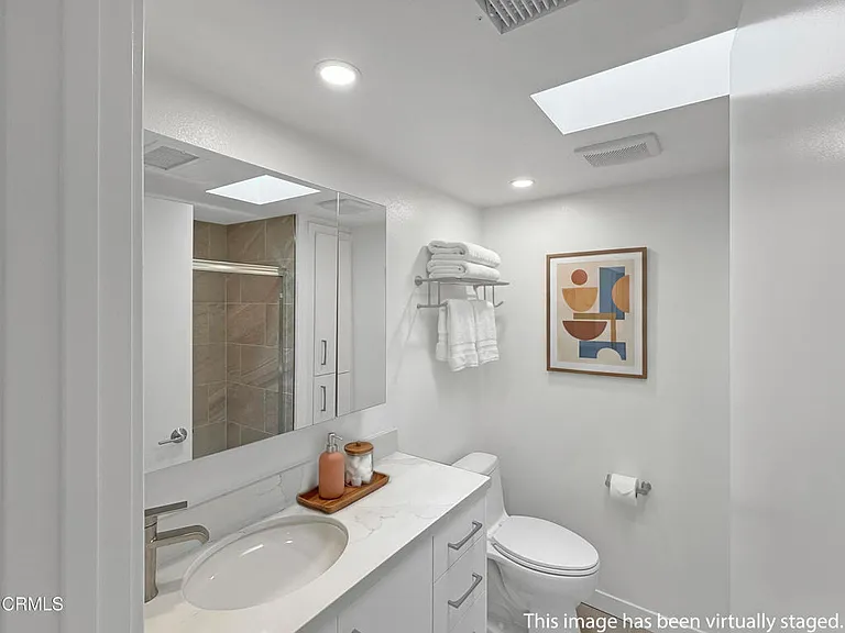 61 Redwood Ave — Photo 26