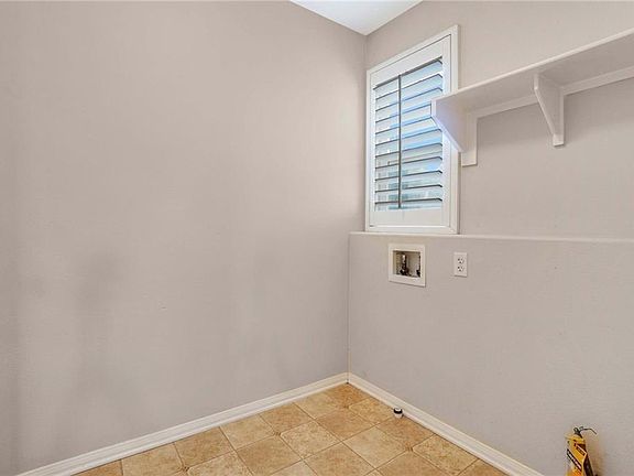 3rd image of 1745 E Flora St