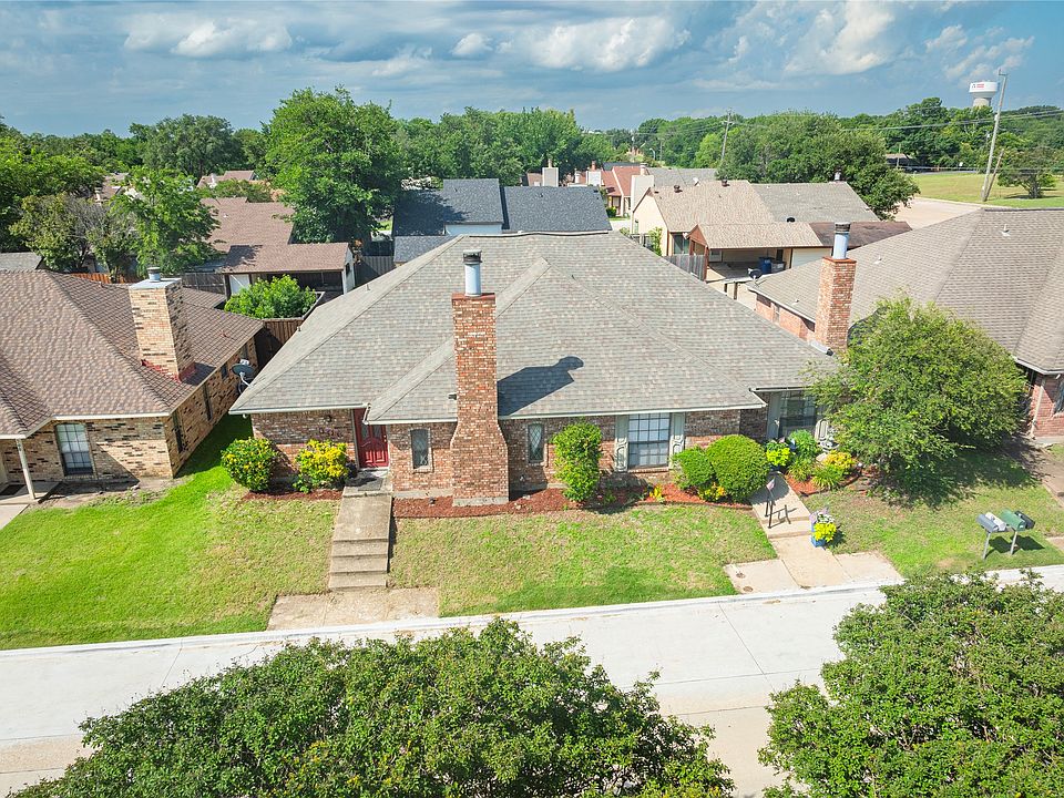 1st image of 504-506 Cedar Elm Ln