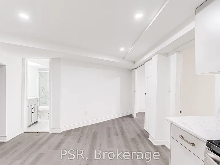 24 Skelmore Cres #BASEMENT — Photo 6