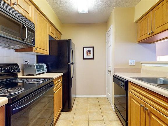 4th image of 1000 W Horatio St APT 310