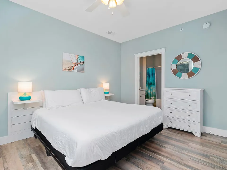 914 E Front St #4