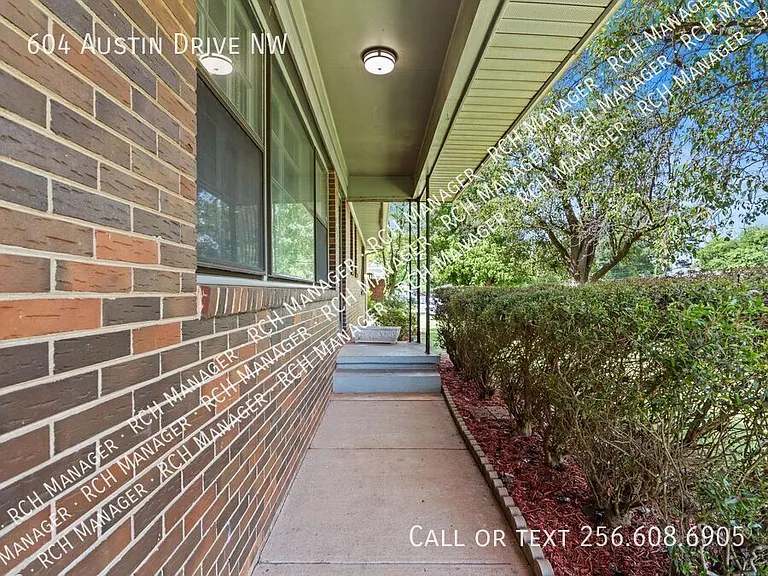 604 Austin Dr NW — Photo 3
