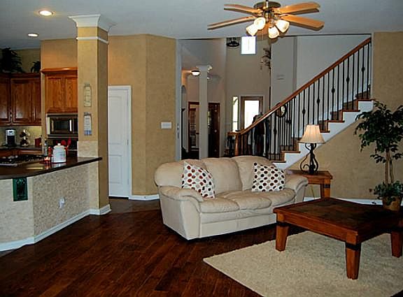 3rd image of 7713 Powder Horn Ln