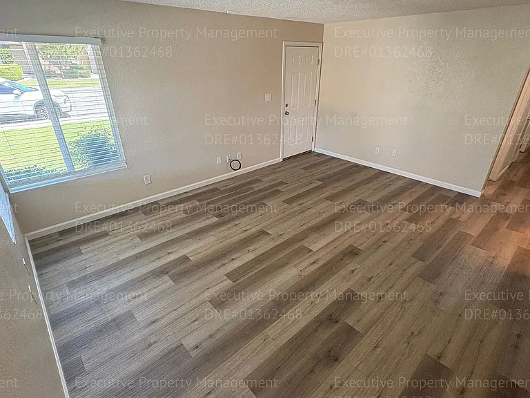 709 Deseret Way — Photo 7