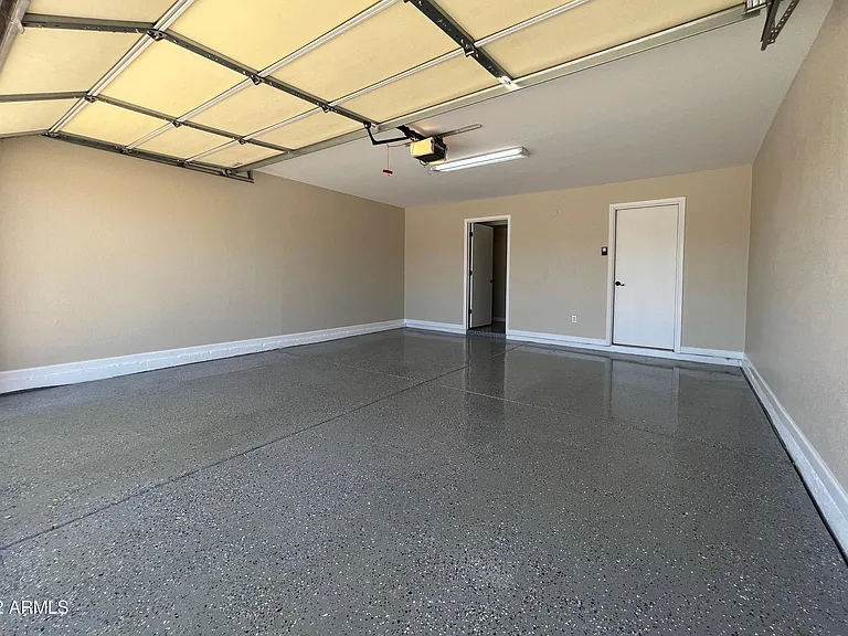 2534 E Villa Theresa Dr — Photo 16
