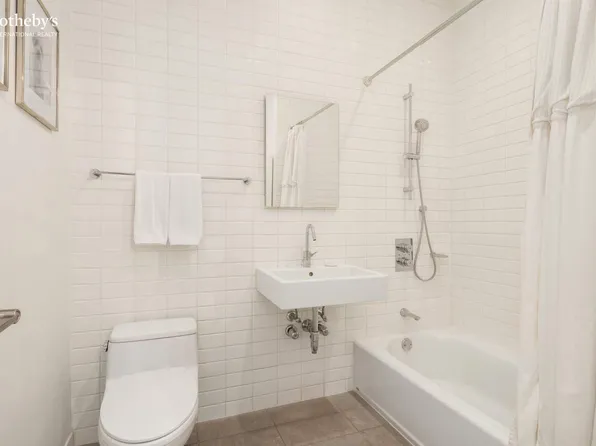 420 West 25th Street image 13 of 17