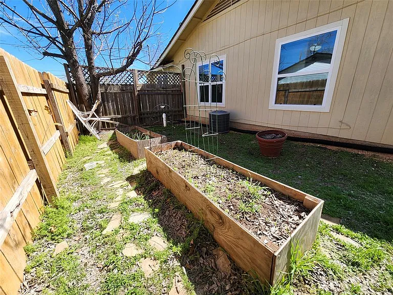 2603 Peach Tree Ln — Photo 27