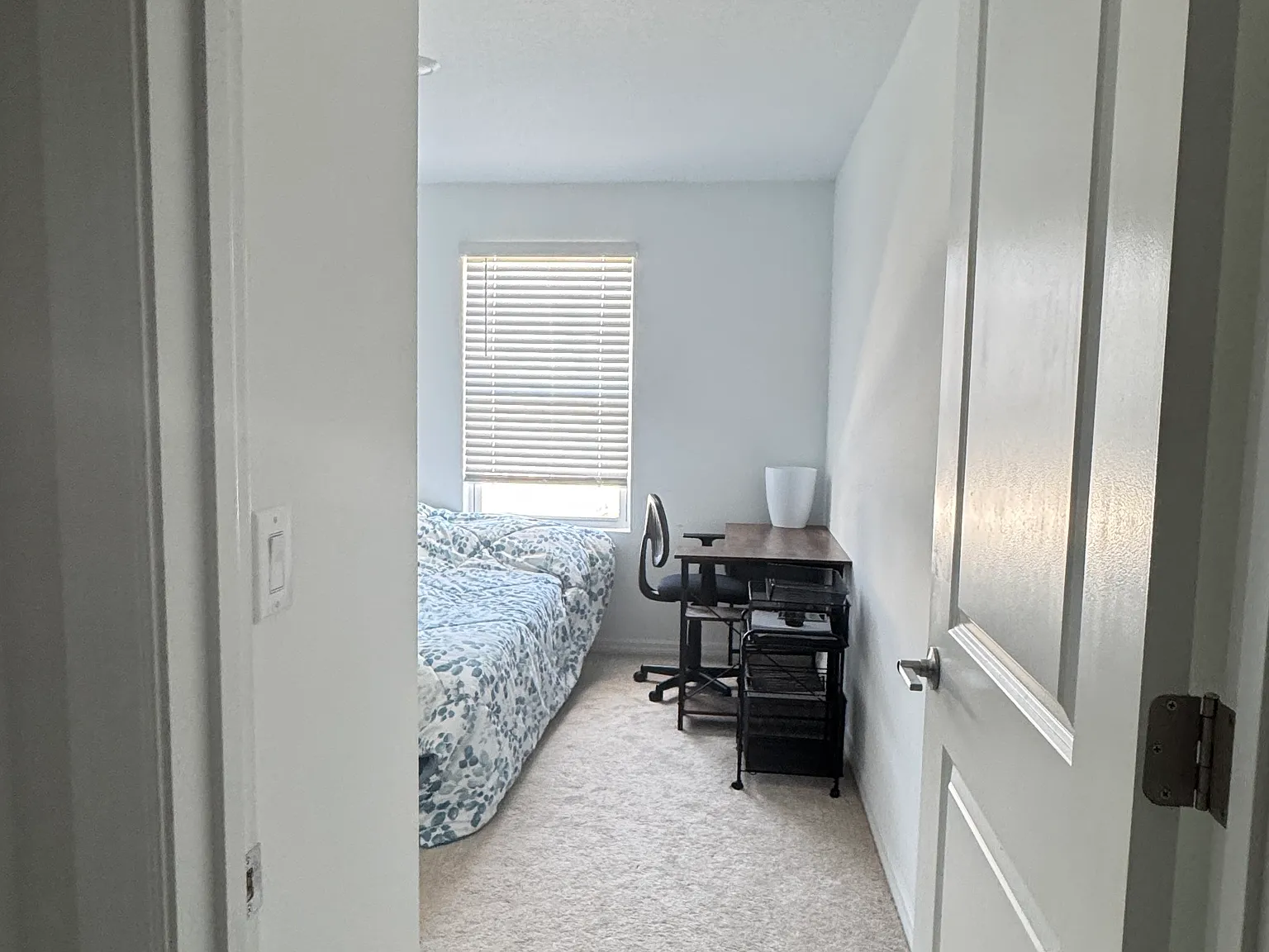 3 bed, 2.5 bath, 1373 sqft, $950 — Photo 4