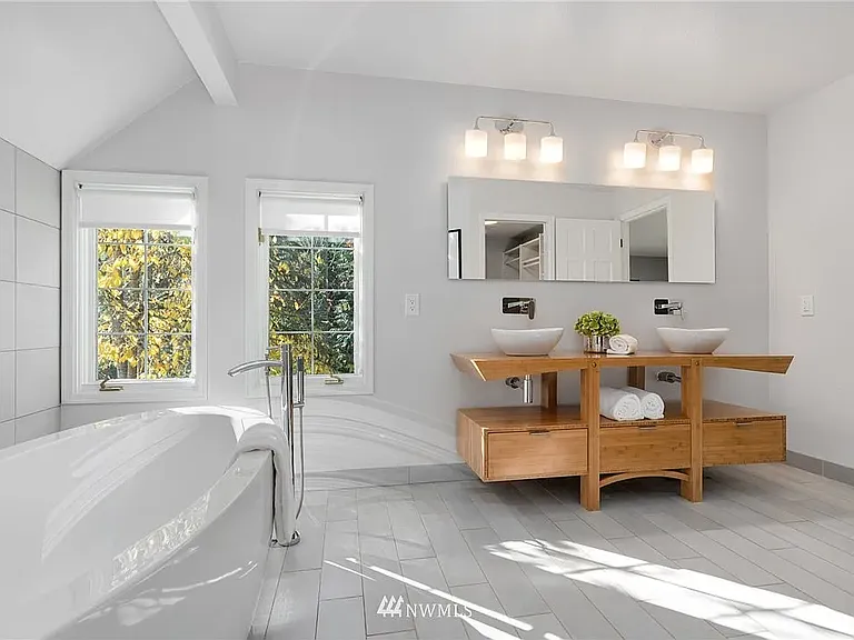 2515 176th Ct NE — Photo 14
