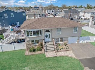 46 W Saltaire Rd, Lindenhurst, NY 11757