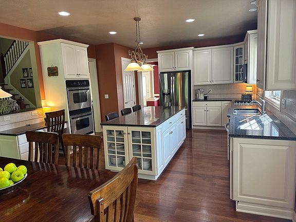 5th image of 9366 Emerson Dr
