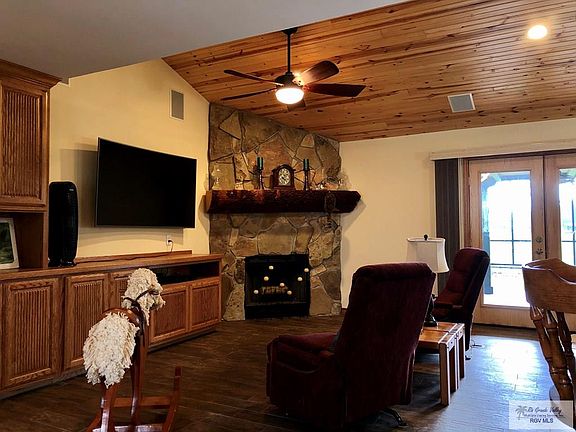 4th image of 717 Caro Cir #12