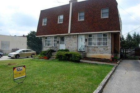 Exterior/Right side