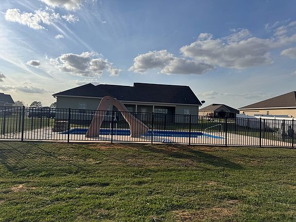 2nd image of 137 Chase Ridge Dr