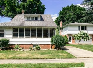 32 Olive St, Chagrin Falls, OH 44022