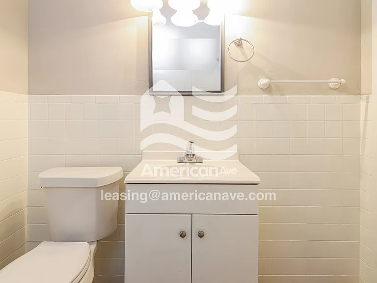 893367_014_bathroom_14.jpg