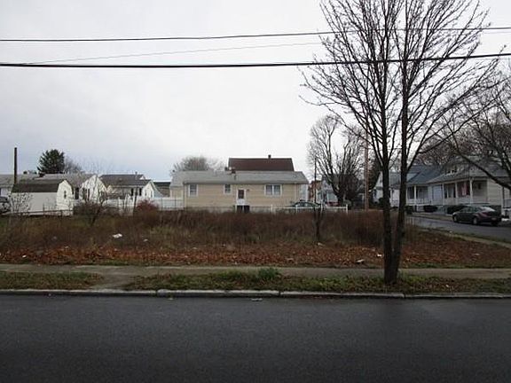 3rd image of 163 Pomona Ave