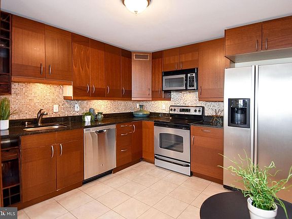 2nd image of 7420 Westlake Ter APT 905