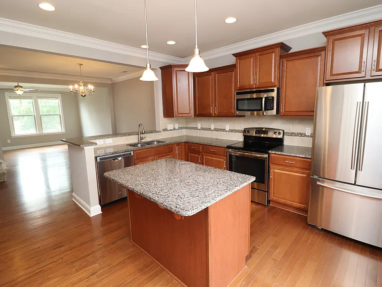 1428 Providence Green Ln — Photo 12
