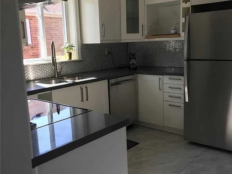126 Silverhill Dr #MAIN FLOOR — Photo 3