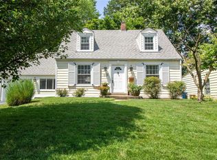 775 Glenvista Pl, Saint Louis, MO 63122