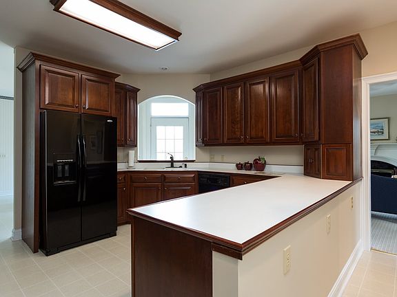 2nd image of 1052 Wyndham Dr