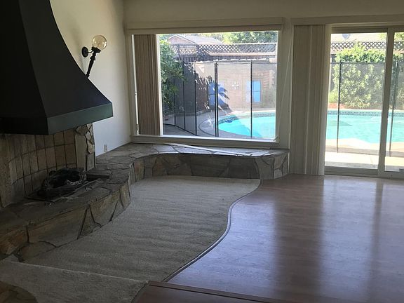 4th image of 361 Manila Dr
