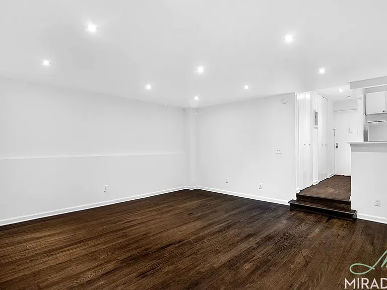 27 W 16th St #2D — Photo 3