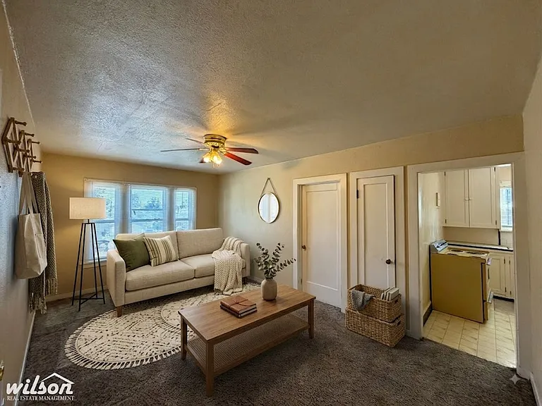 415 N Naches Ave — Photo 2