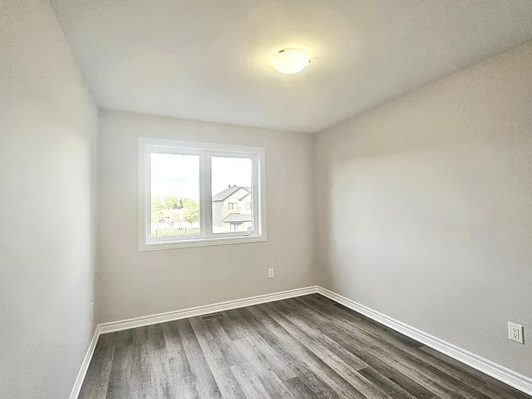 72 Richelieu St — Photo 12