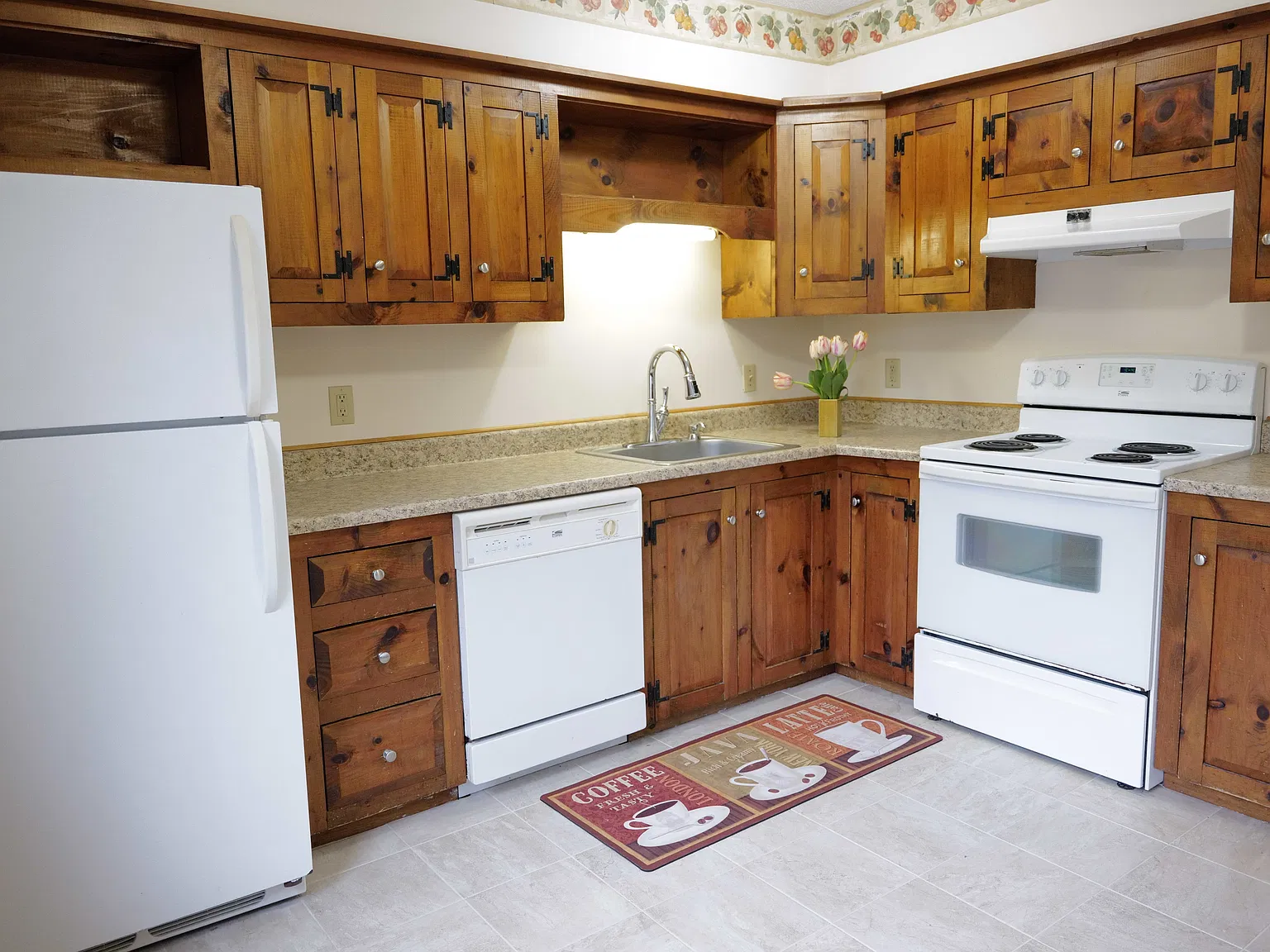 2 bed, 800 sqft, $1,650 — Photo 2