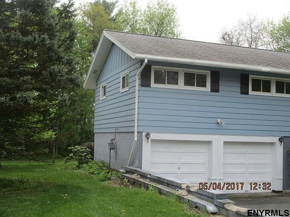3rd image of 33 Oneida St