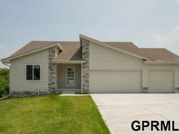 1044 S 14th Ave, Blair, NE 68008