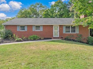 160 Stayman Rd, Roanoke, VA 24019