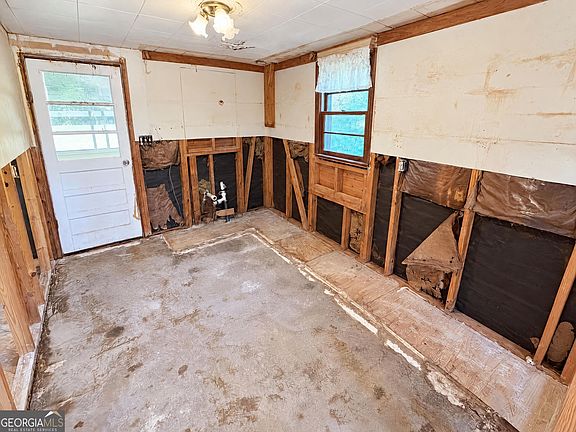 2nd image of 755 Commerce Rd