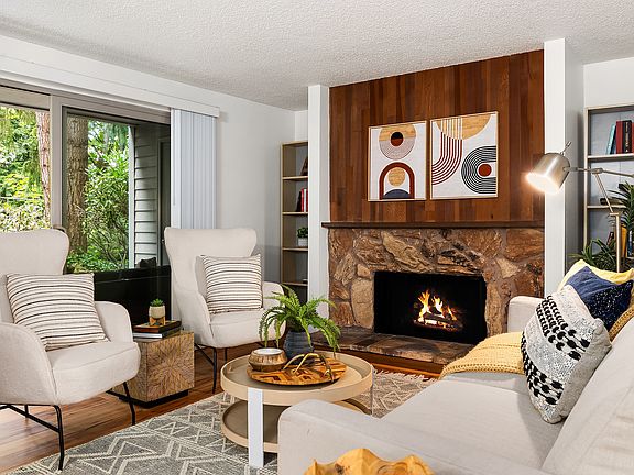 5th image of 4727 W Lake Sammamish Pkwy SE APT B106