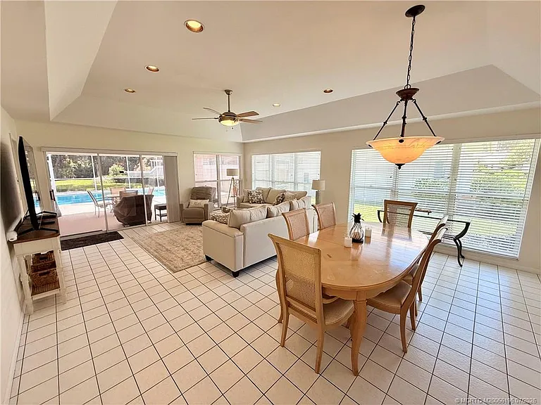 2527 SW Brookwood Ln — Photo 8