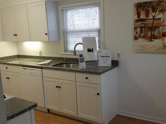 2nd image of 610 Wilton Ct