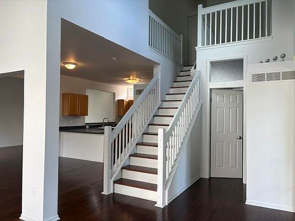 4th image of 5888 Villa France Ave