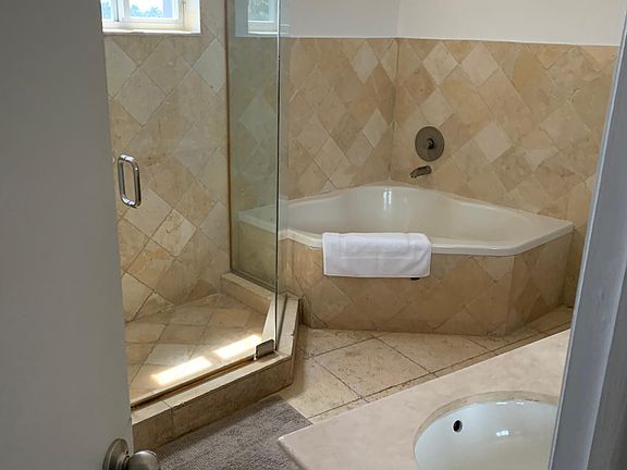 5th image of 6461 Indian Creek Dr #D
