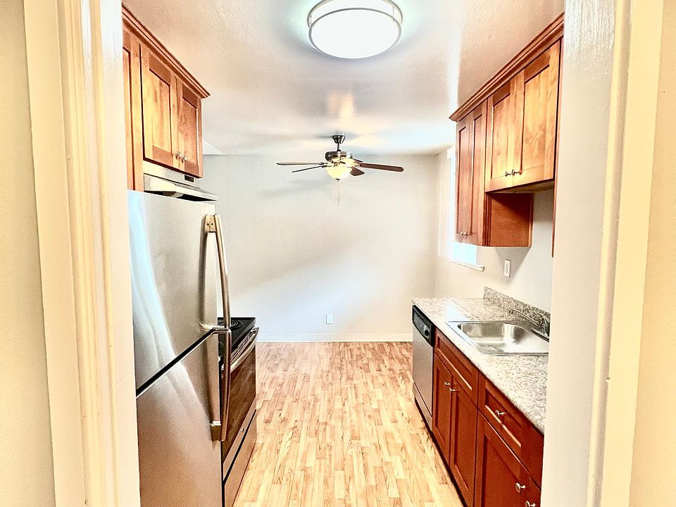 1st image of 2401 Carlmont Dr APT 5