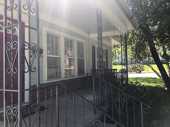 4th image of 2402 Felix St