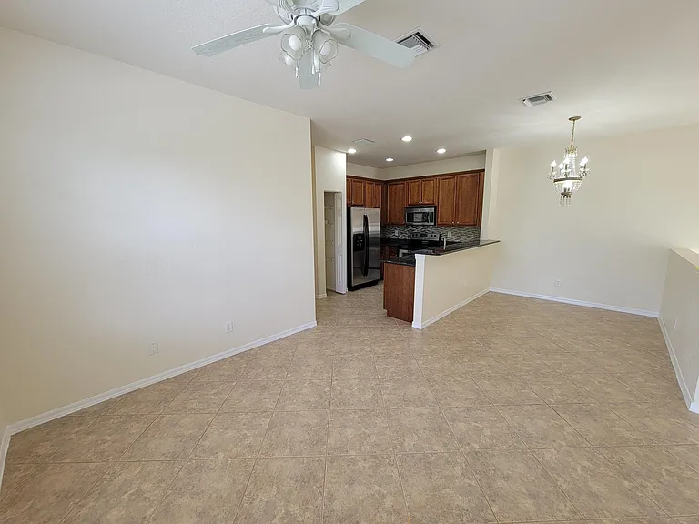 3031 SE Lexington Lakes Dr #203 — Photo 30