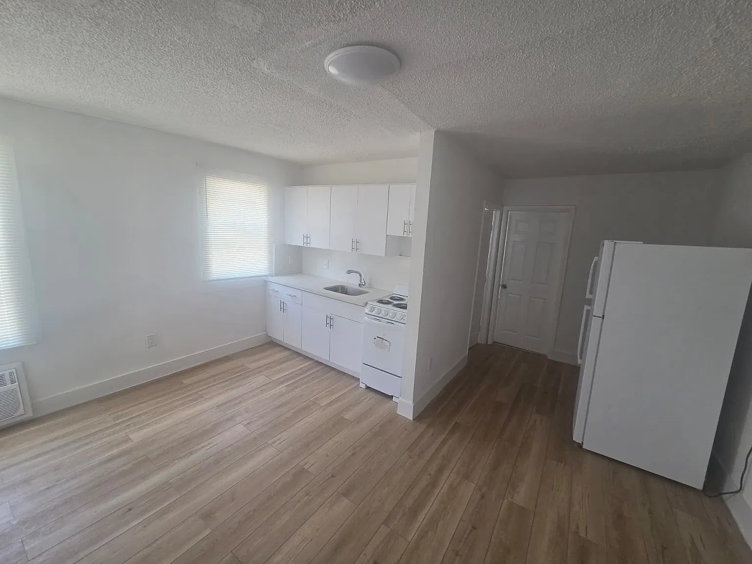 2 bed, $1,900 — Photo 4